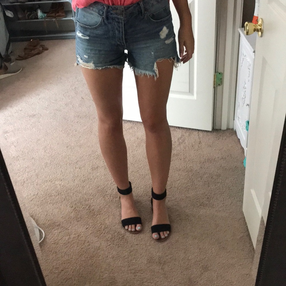 F21 distressed shorts